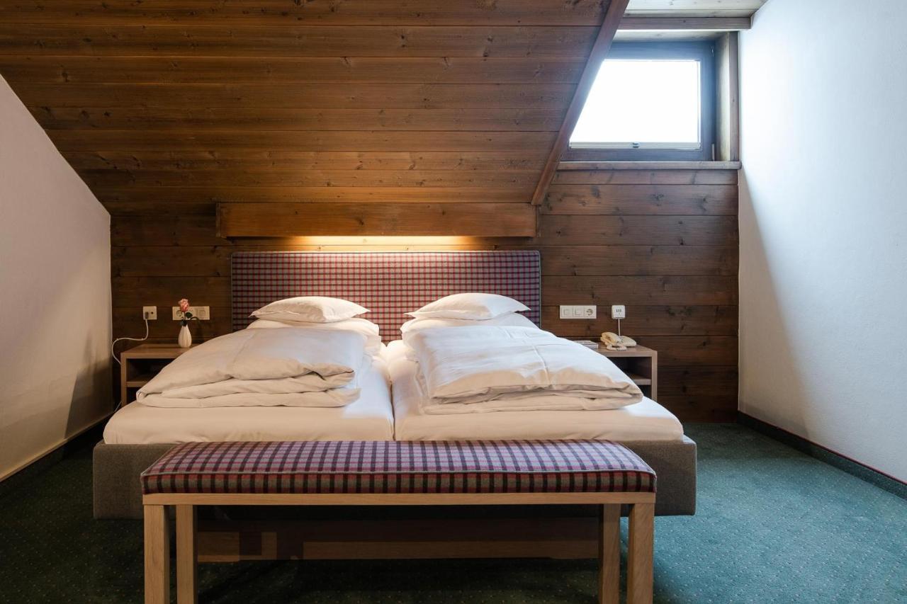 Bed & Breakfast Hotel Guggis Zürs Buitenkant foto