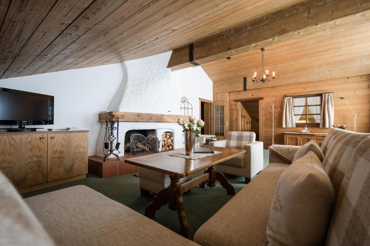 Bed & Breakfast Hotel Guggis Zürs Buitenkant foto