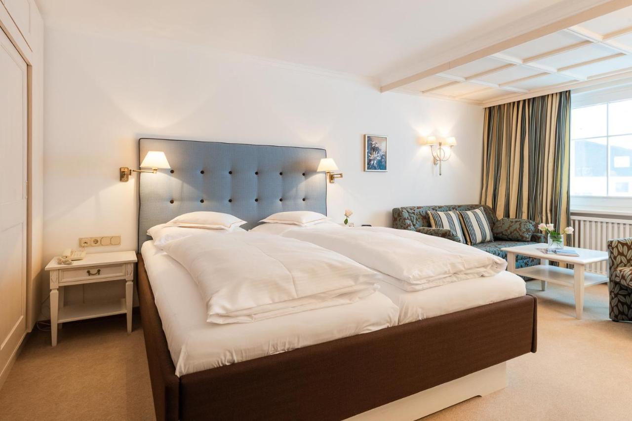 Bed & Breakfast Hotel Guggis Zürs Buitenkant foto