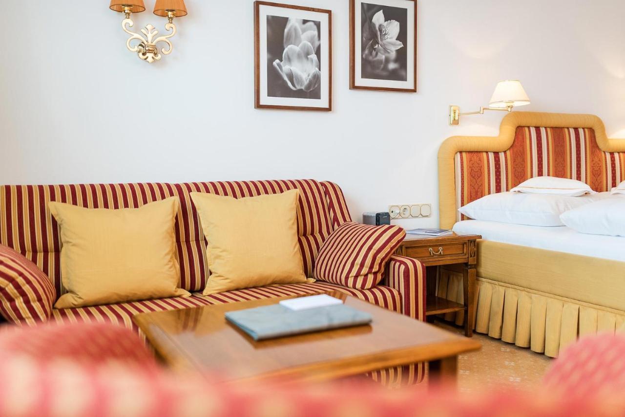 Bed & Breakfast Hotel Guggis Zürs Buitenkant foto