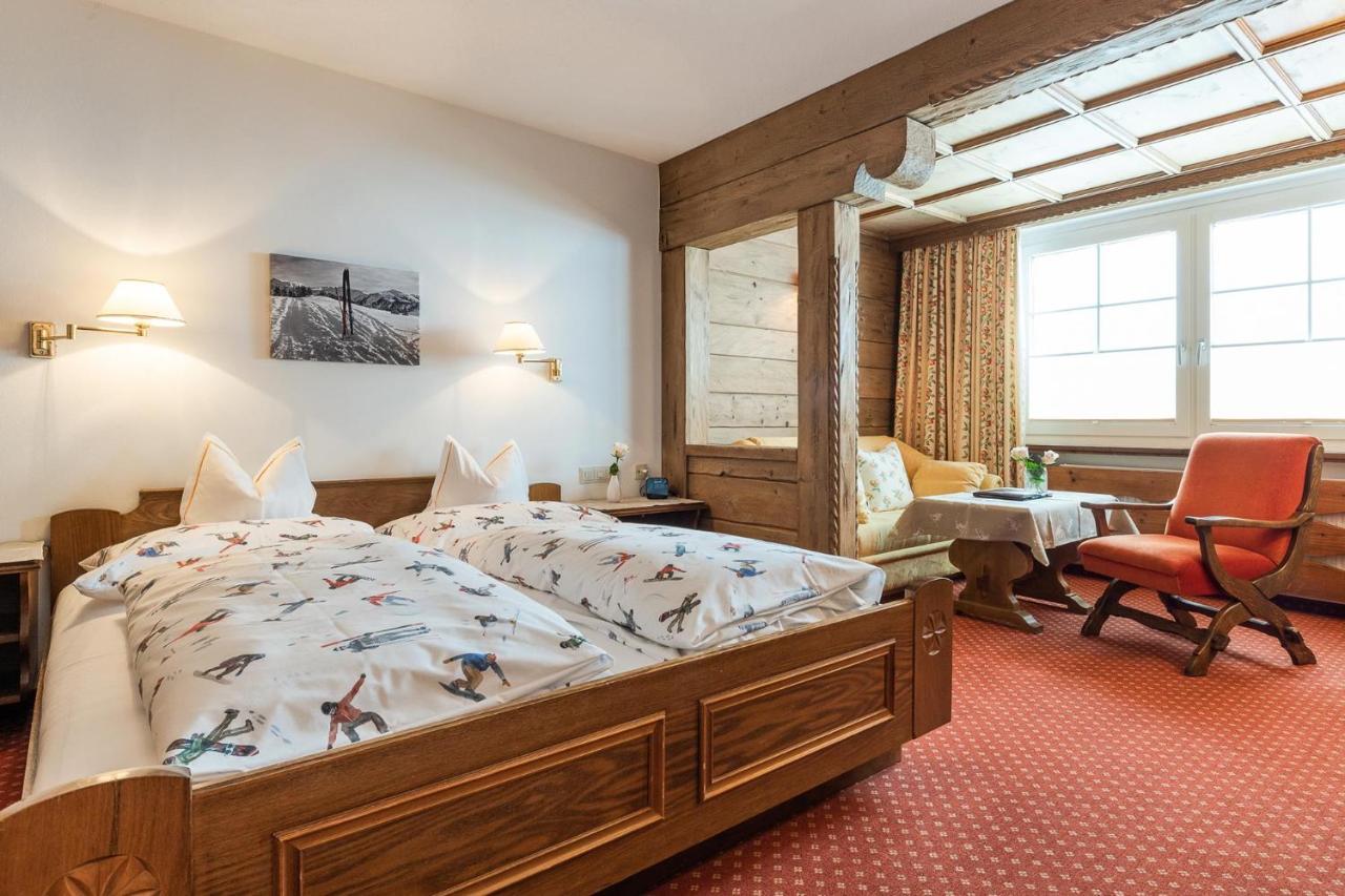 Bed & Breakfast Hotel Guggis Zürs Buitenkant foto