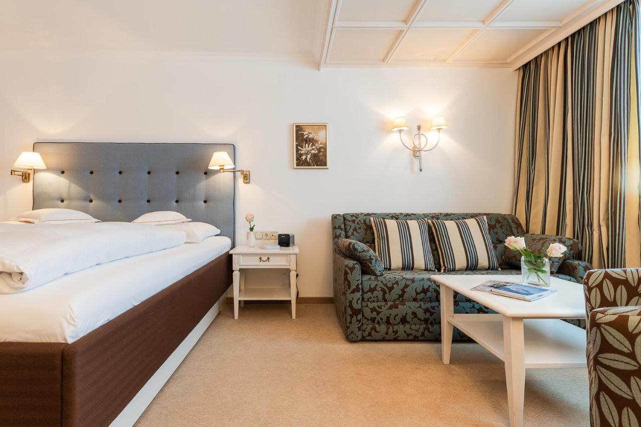 Bed & Breakfast Hotel Guggis Zürs Buitenkant foto