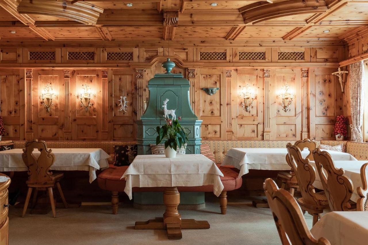 Bed & Breakfast Hotel Guggis Zürs Buitenkant foto