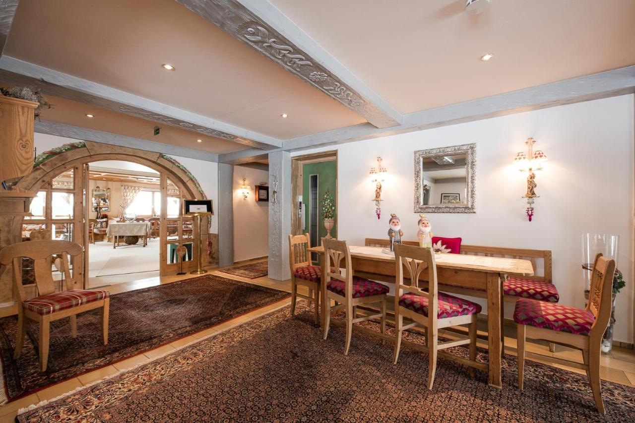 Bed & Breakfast Hotel Guggis Zürs Buitenkant foto