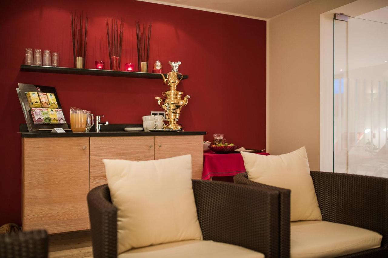 Bed & Breakfast Hotel Guggis Zürs Buitenkant foto
