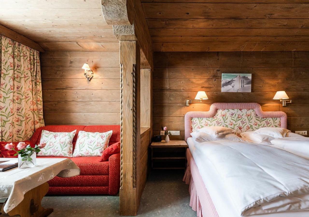 Bed & Breakfast Hotel Guggis Zürs Buitenkant foto